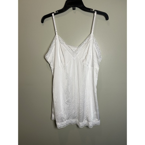 Vanity Fair Tops - Vanity Fair Women's Size 40 White Lace Satin Cami slip Top Adjustable Straps EUC